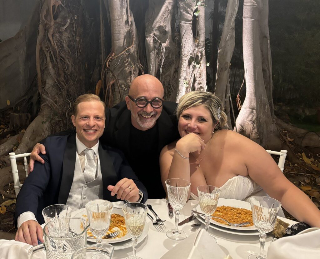 Doriana e Daniele assieme a Salvo. Matrimonio a Villa Bordonaro