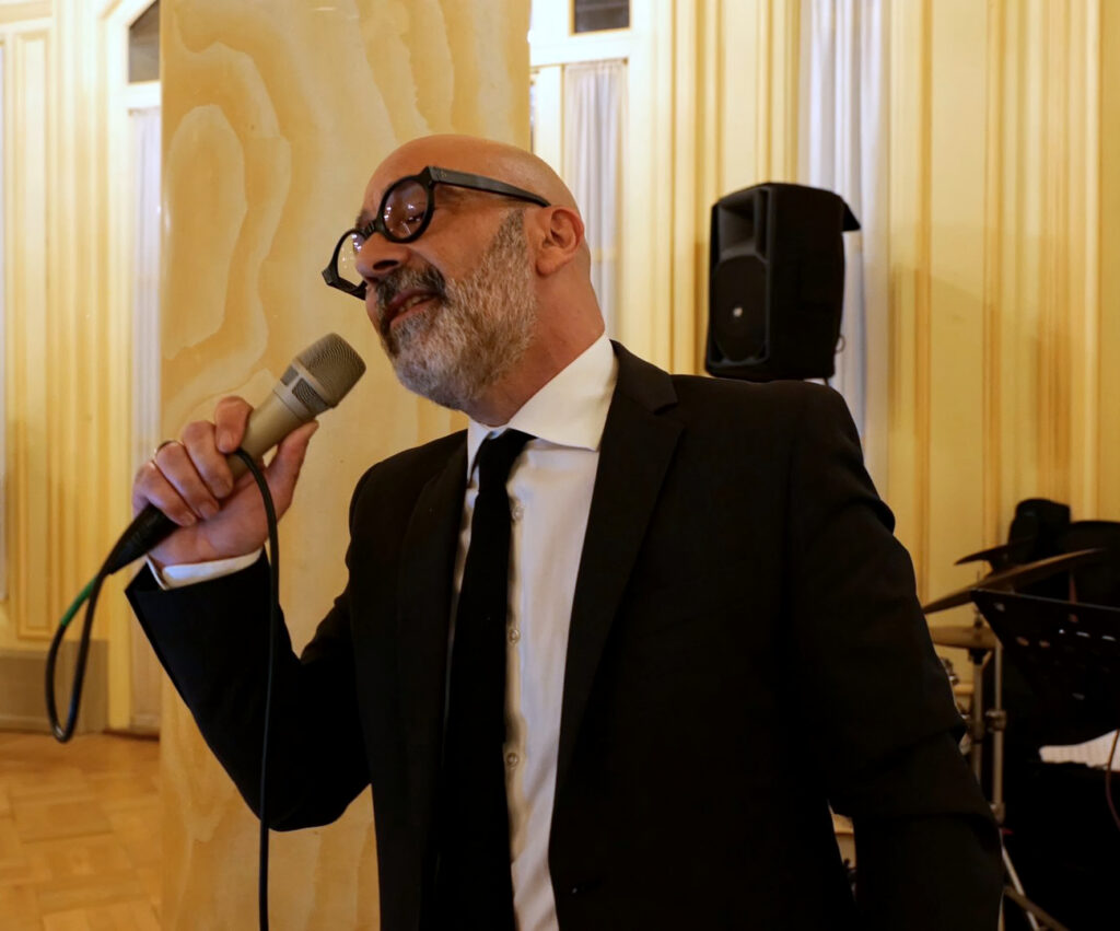 Salvo Samaritano canta "Senza fine". Ingresso sposi, Villa Igiea, Palermo